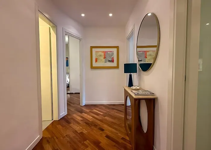 Elegant Escape Walk To The Colosseum Apartment