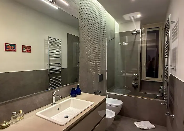 Elegant Escape Walk To The Colosseum Apartment Rom