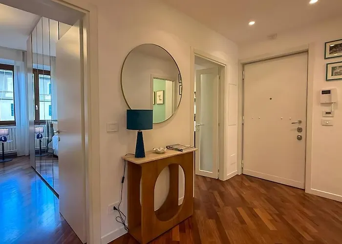Apartment Elegant Escape Walk To The Colosseum Rom