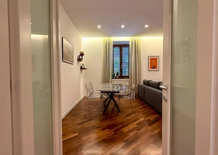Apartment Elegant Escape Walk To The Colosseum Rom