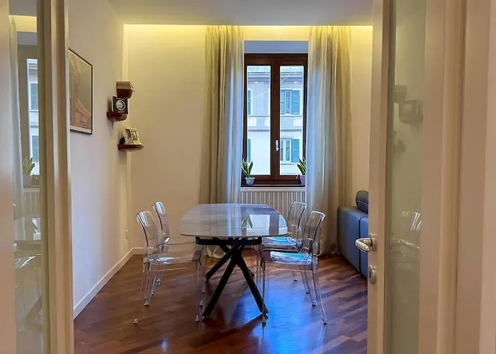 Elegant Escape Walk To The Colosseum Rom